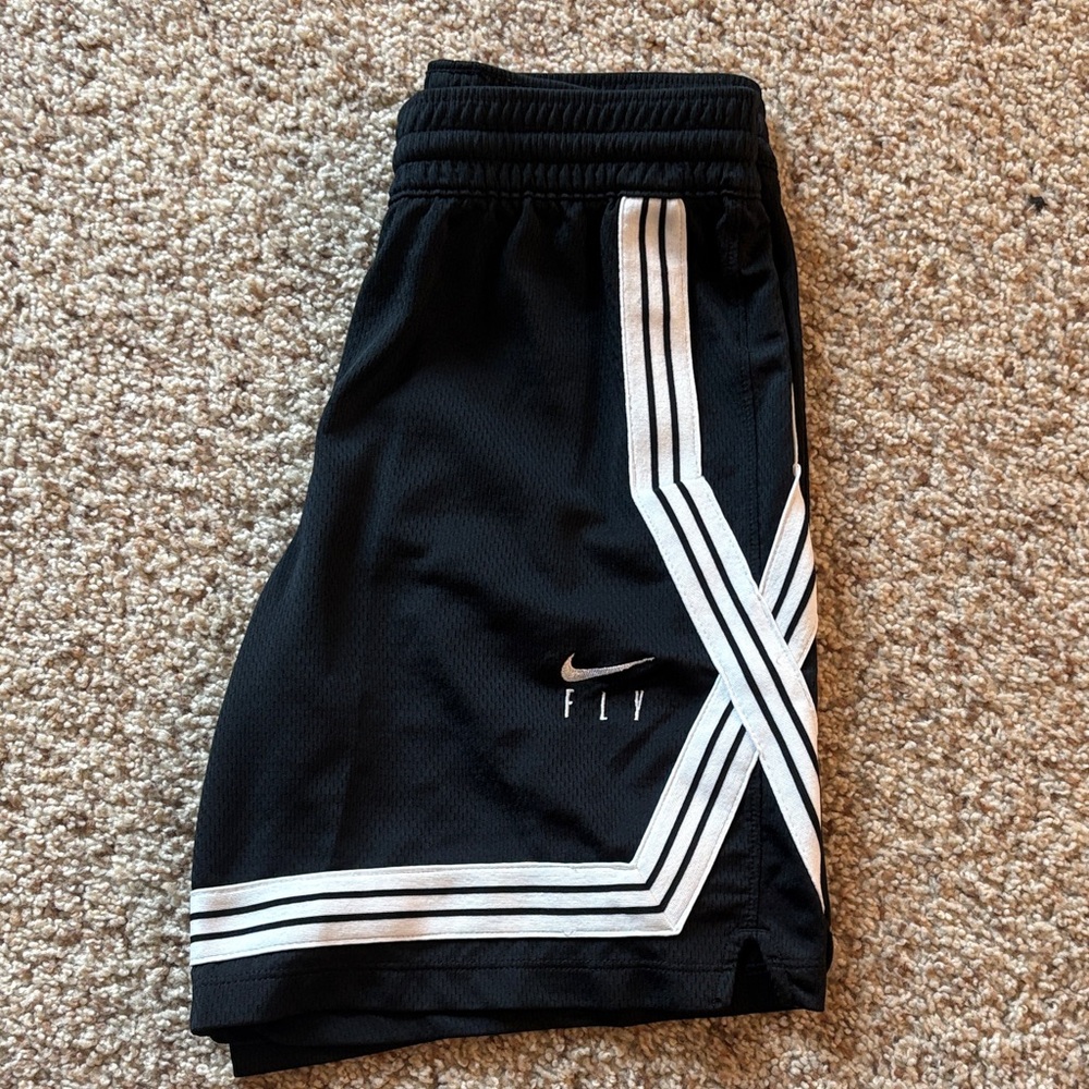 Girls nike fly dri-fit basketball shorts